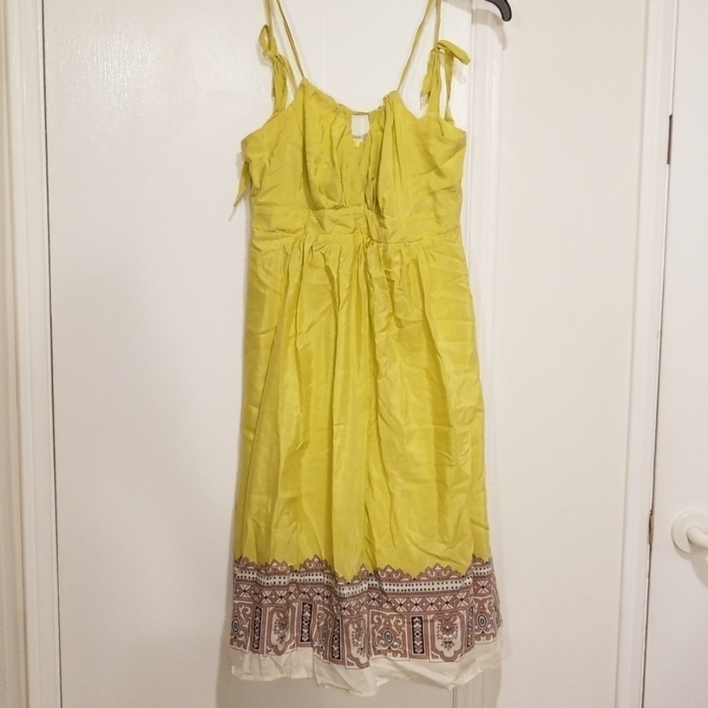 💕VOOM💕 100% Silk Lime Green Midi Dress